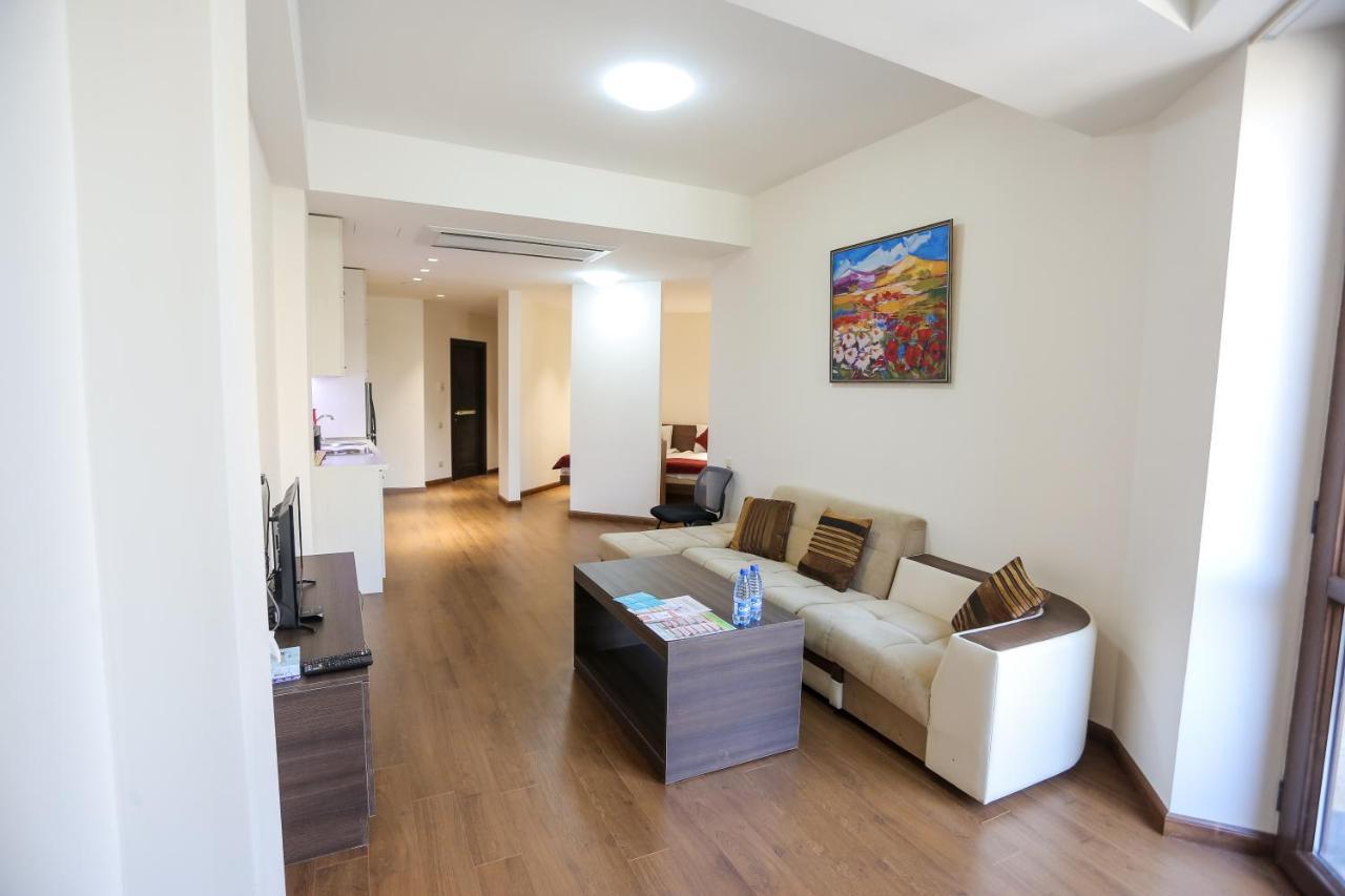 יירבאן Welcome City Center Apartments מראה חיצוני תמונה