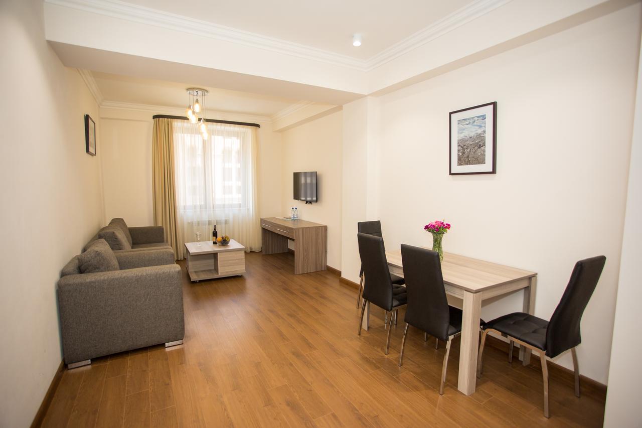 יירבאן Welcome City Center Apartments מראה חיצוני תמונה