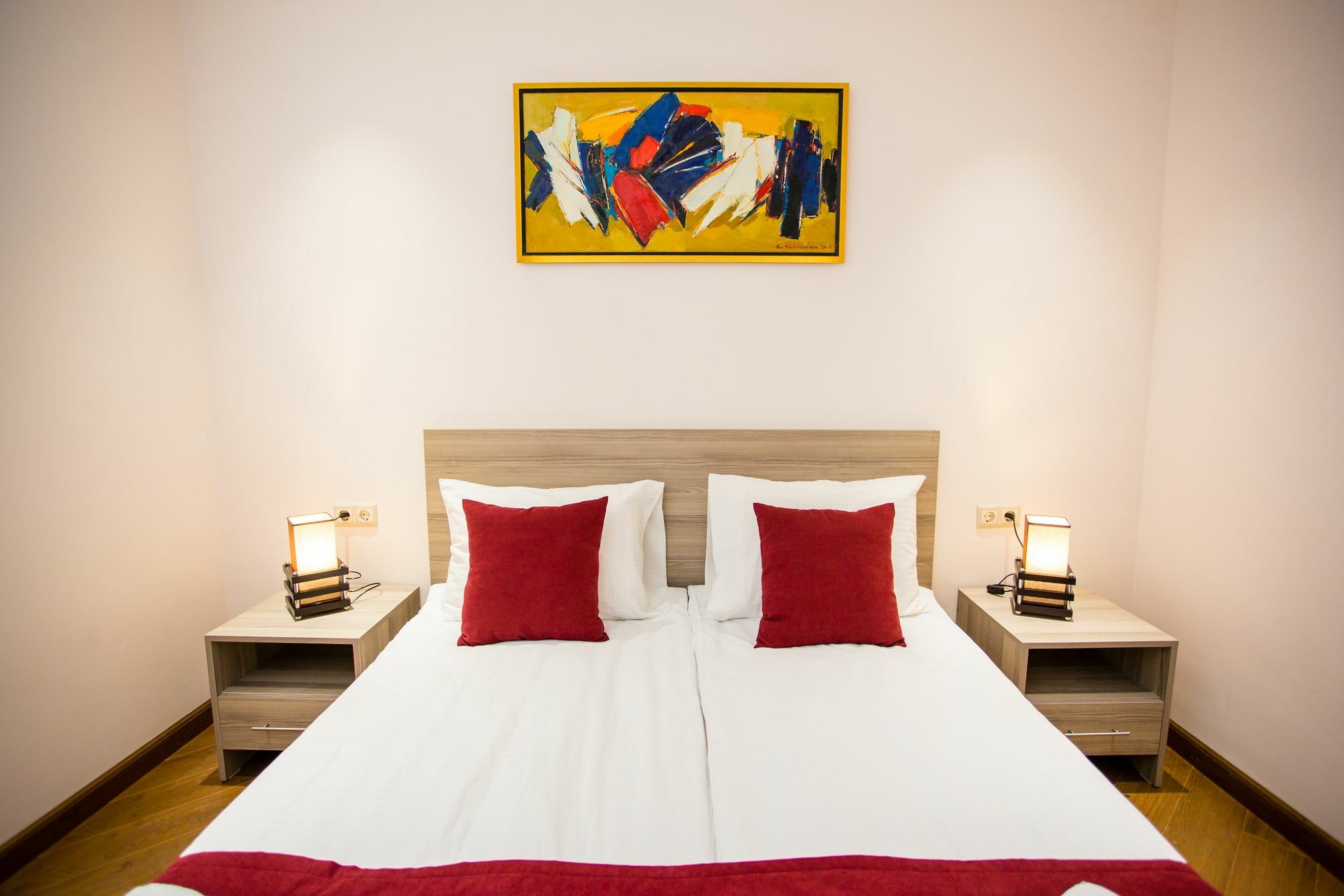 יירבאן Welcome City Center Apartments מראה חיצוני תמונה