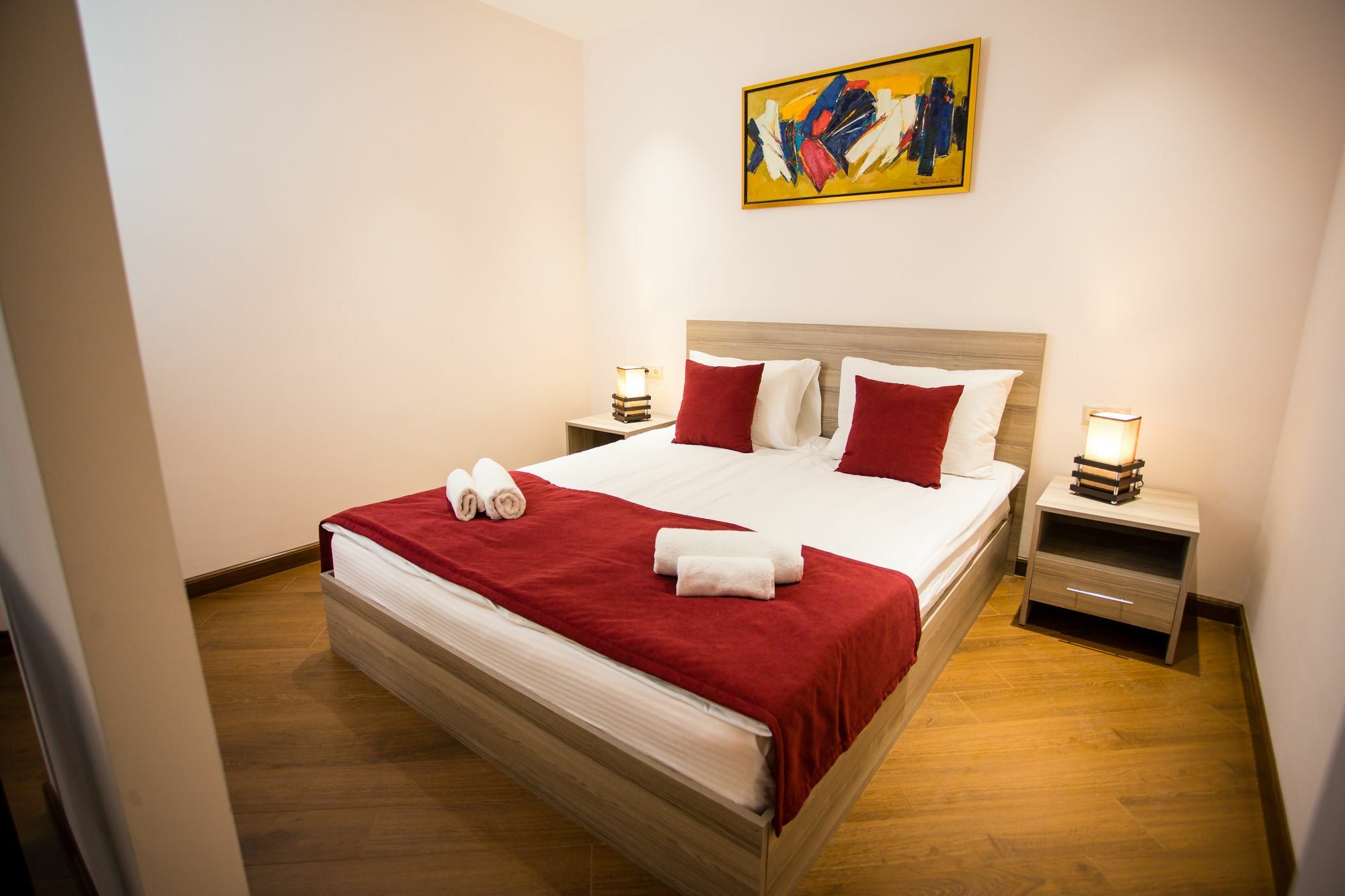 יירבאן Welcome City Center Apartments מראה חיצוני תמונה