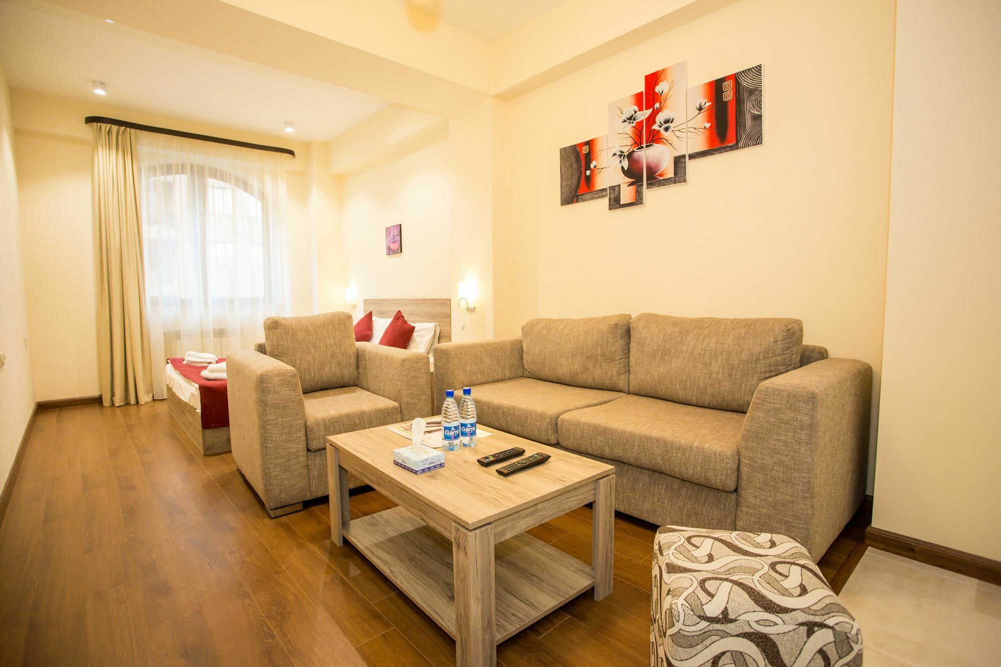 יירבאן Welcome City Center Apartments מראה חיצוני תמונה